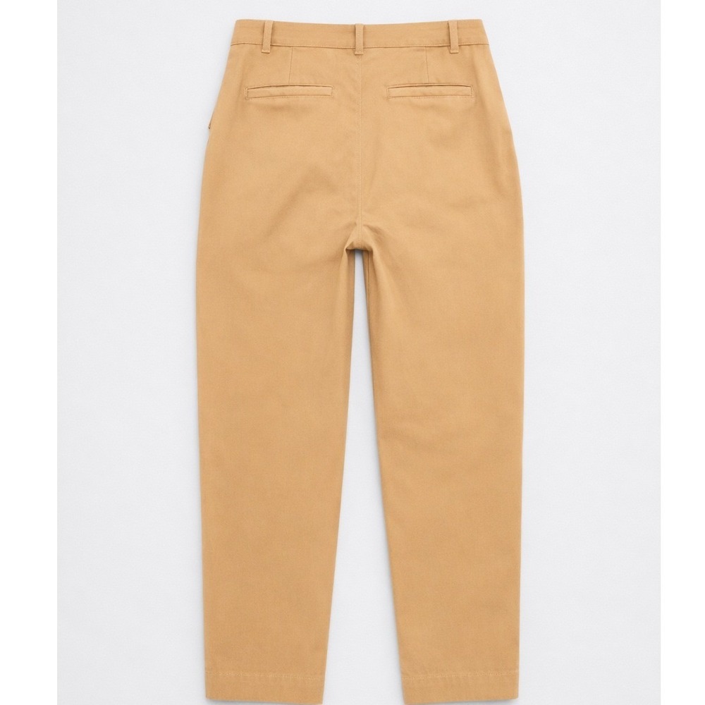 Gap Straight Up Khaki Tan Mid Rise Size 4 Preppy Acadamia Modern Classic - Picture 2 of 5